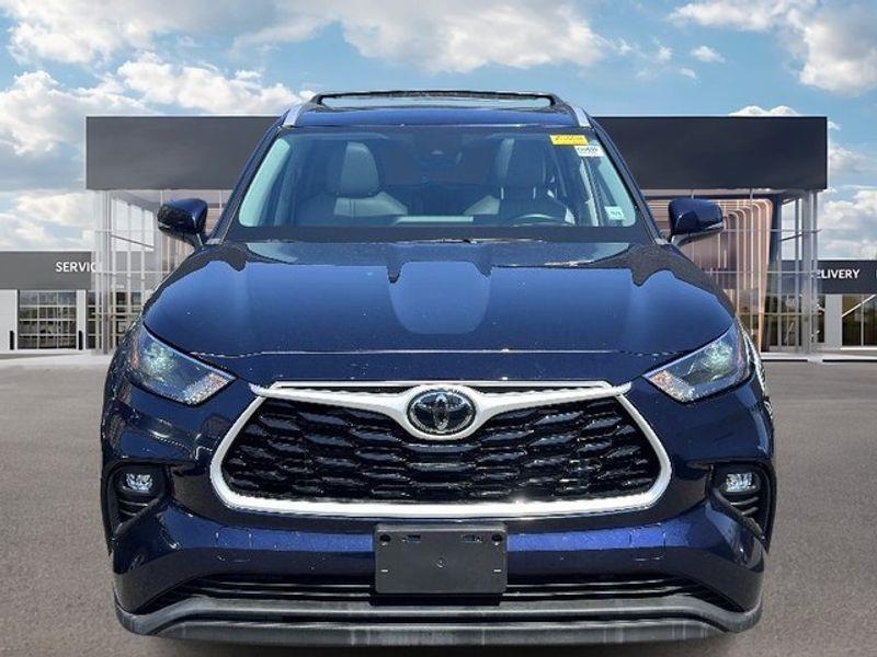 Thumbnail image of 2022 Toyota Highlander at Northstar Mitsubishi