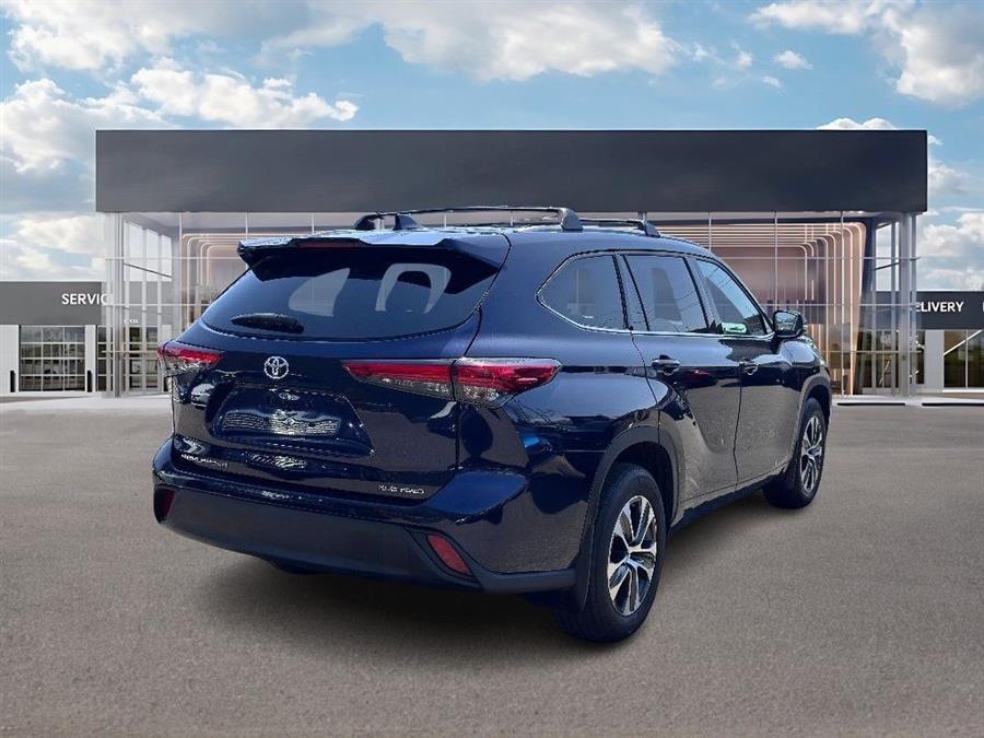 Thumbnail image of 2022 Toyota Highlander at Northstar Mitsubishi