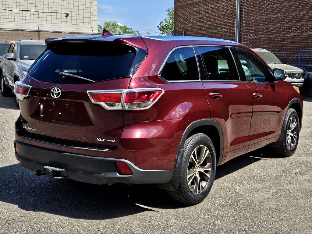 Thumbnail image of 2016 Toyota Highlander at MINNESOTA AUTO SALES