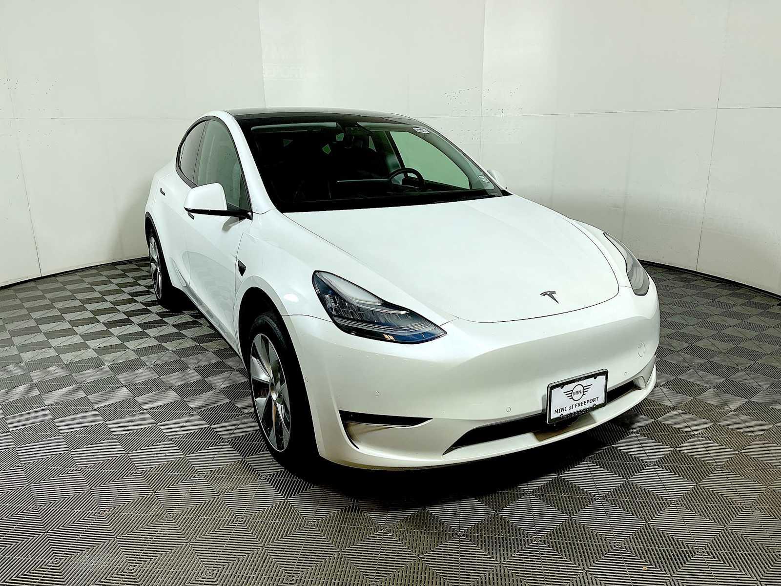 Thumbnail image of 2021 Tesla Model Y at BMW Mini of Freeport