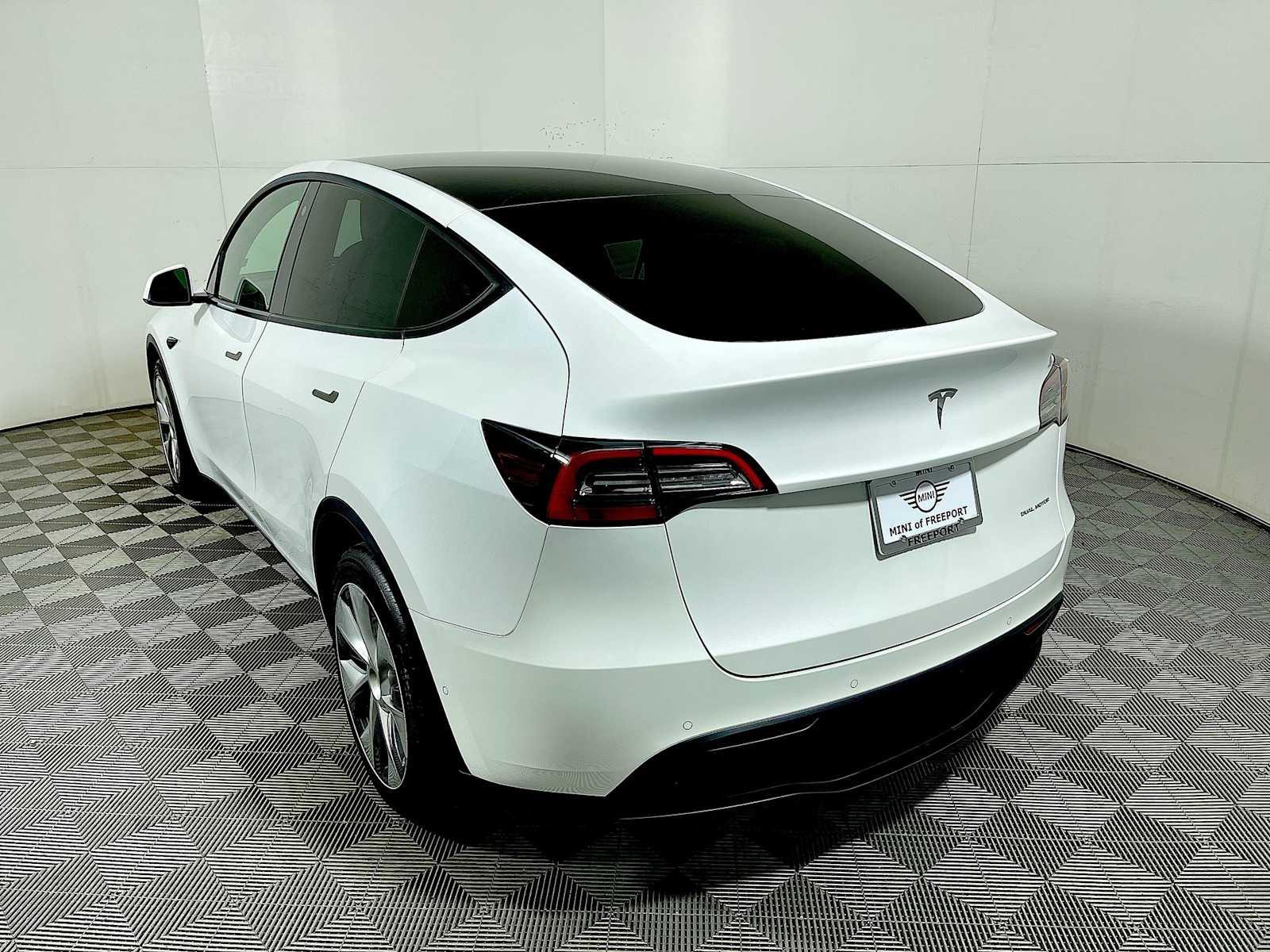 Thumbnail image of 2021 Tesla Model Y at BMW Mini of Freeport