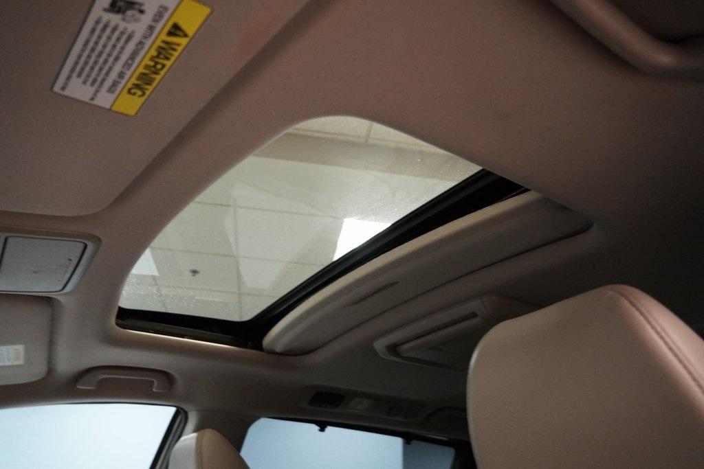 Thumbnail image of 2016 Honda Odyssey at Serpentini Chevrolet of Strongsville
