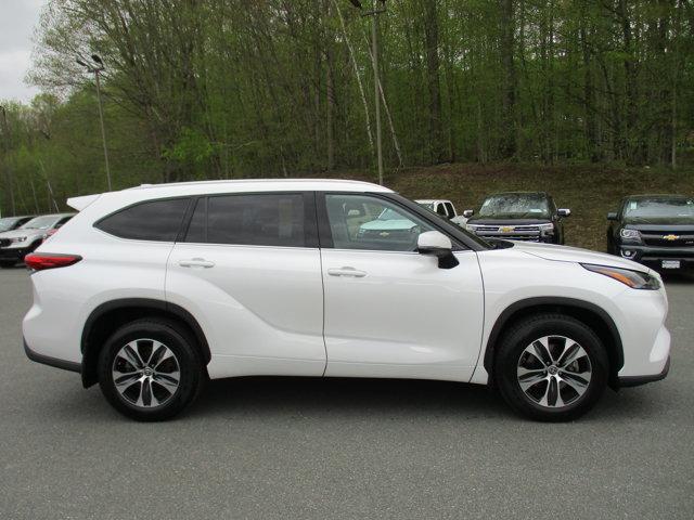 Thumbnail image of 2022 Toyota Highlander at Bedard Brothers - USED