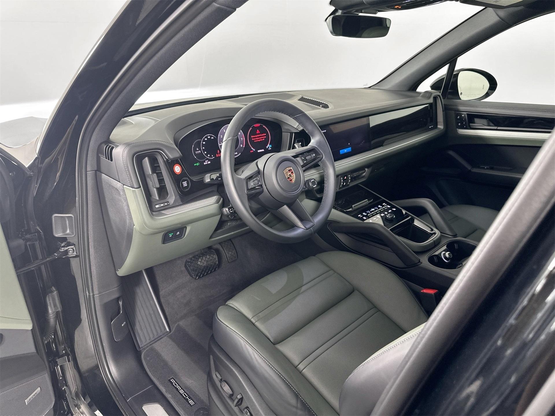 Thumbnail image of 2024 Porsche Cayenne at Autobahn Porsche Fort Worth