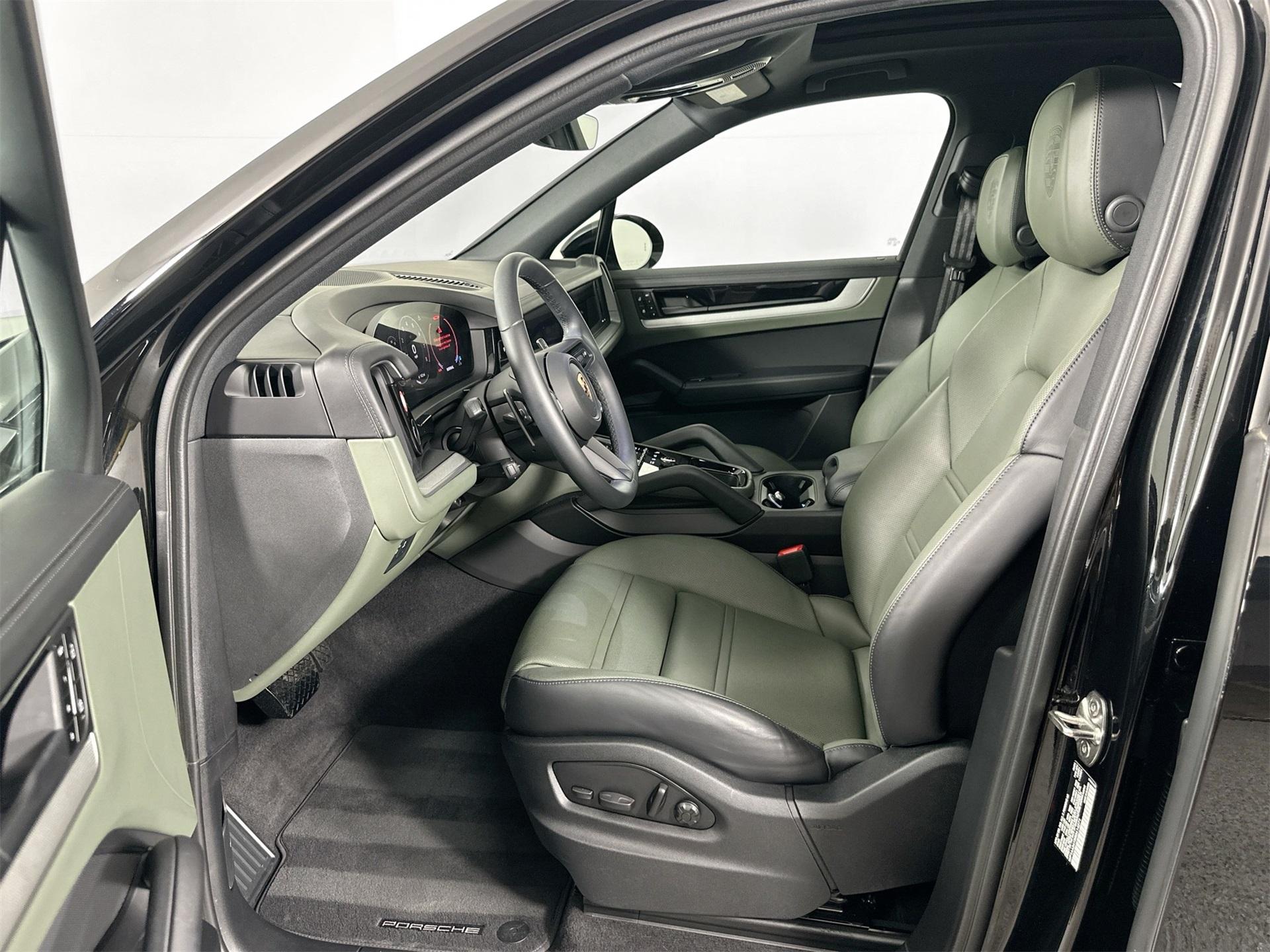 Thumbnail image of 2024 Porsche Cayenne at Autobahn Porsche Fort Worth