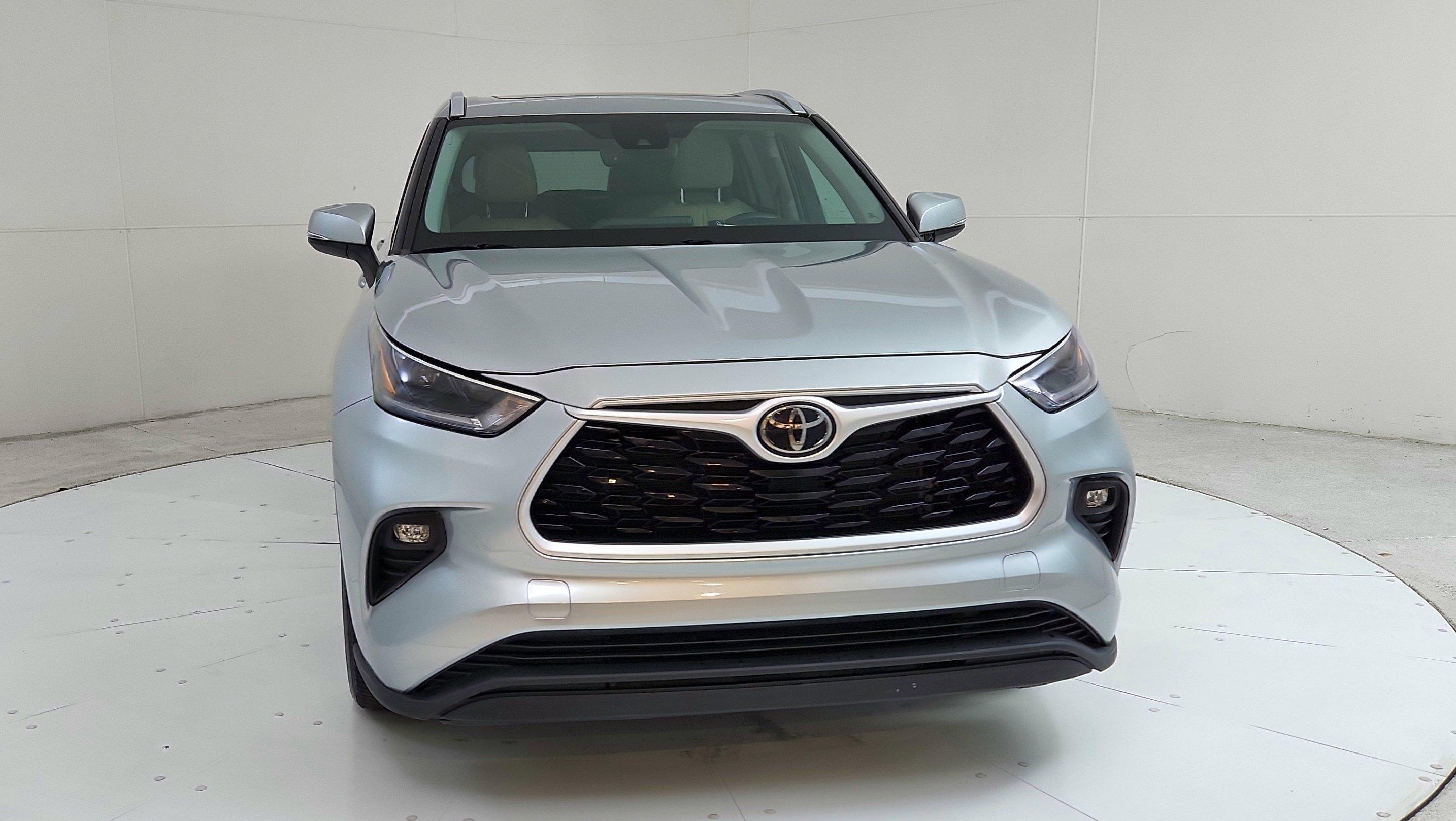Thumbnail image of 2021 Toyota Highlander at Maserati & Alfa Romeo of Monmouth
