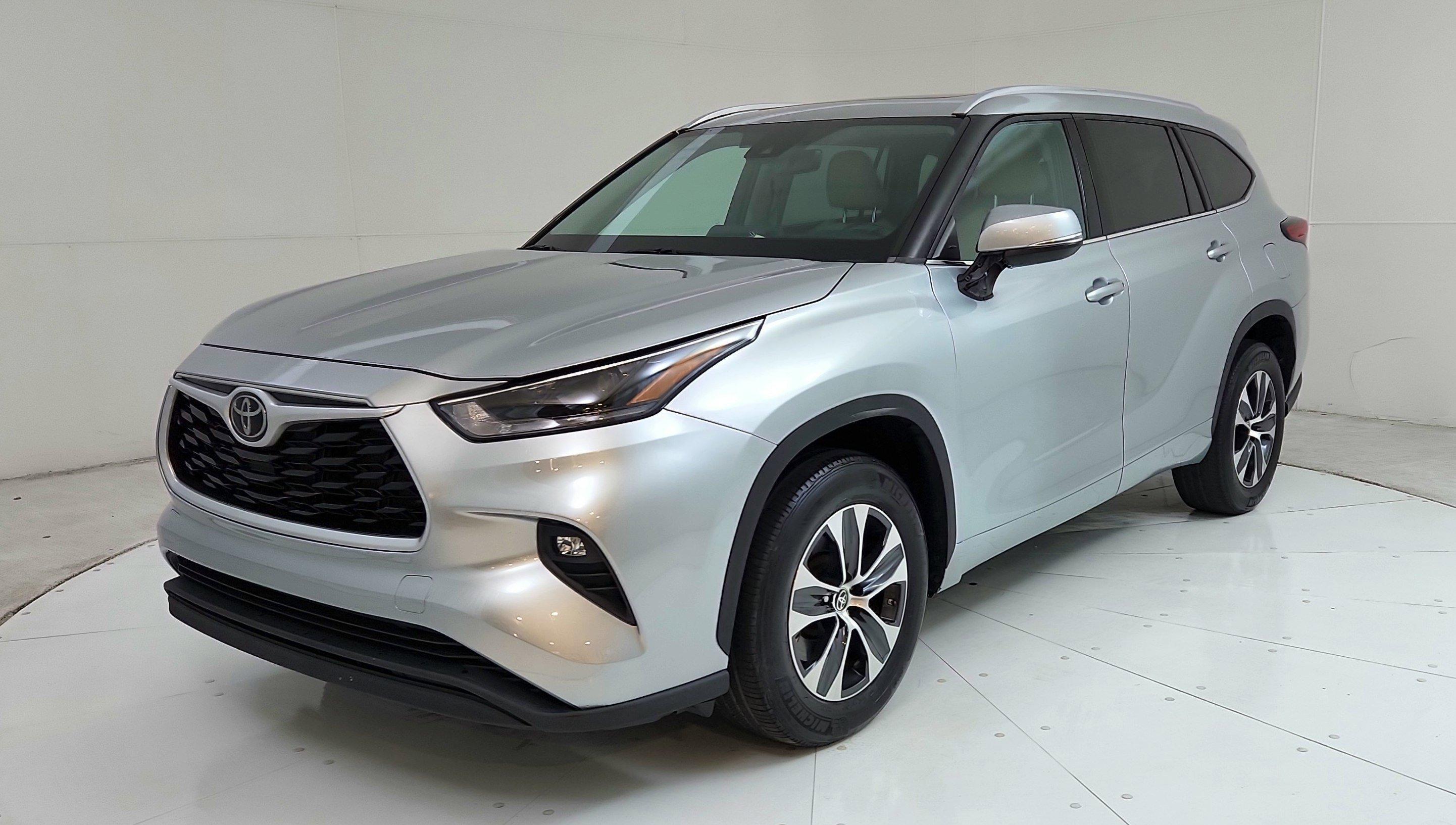 Thumbnail image of 2021 Toyota Highlander at Maserati & Alfa Romeo of Monmouth