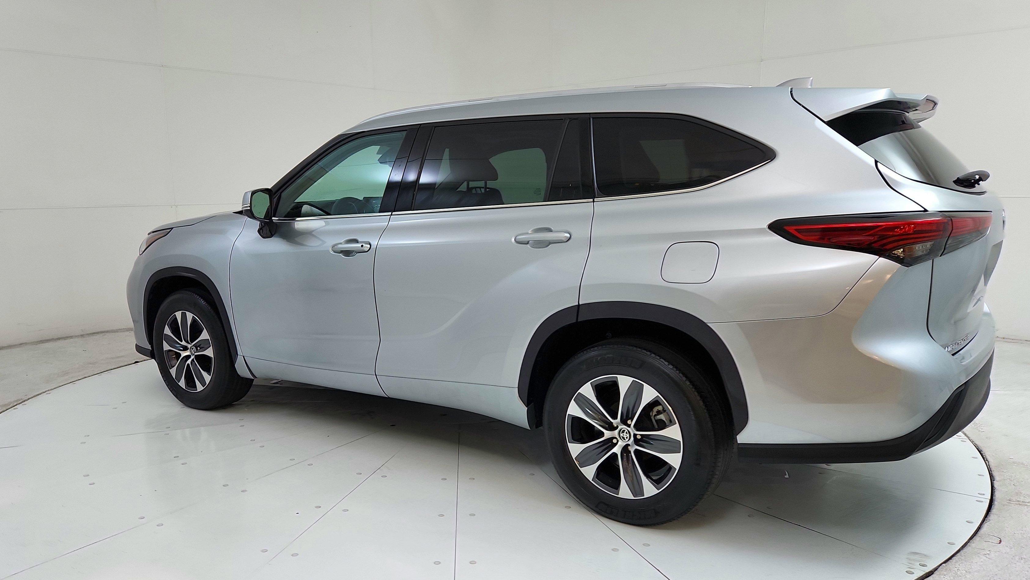 Thumbnail image of 2021 Toyota Highlander at Maserati & Alfa Romeo of Monmouth