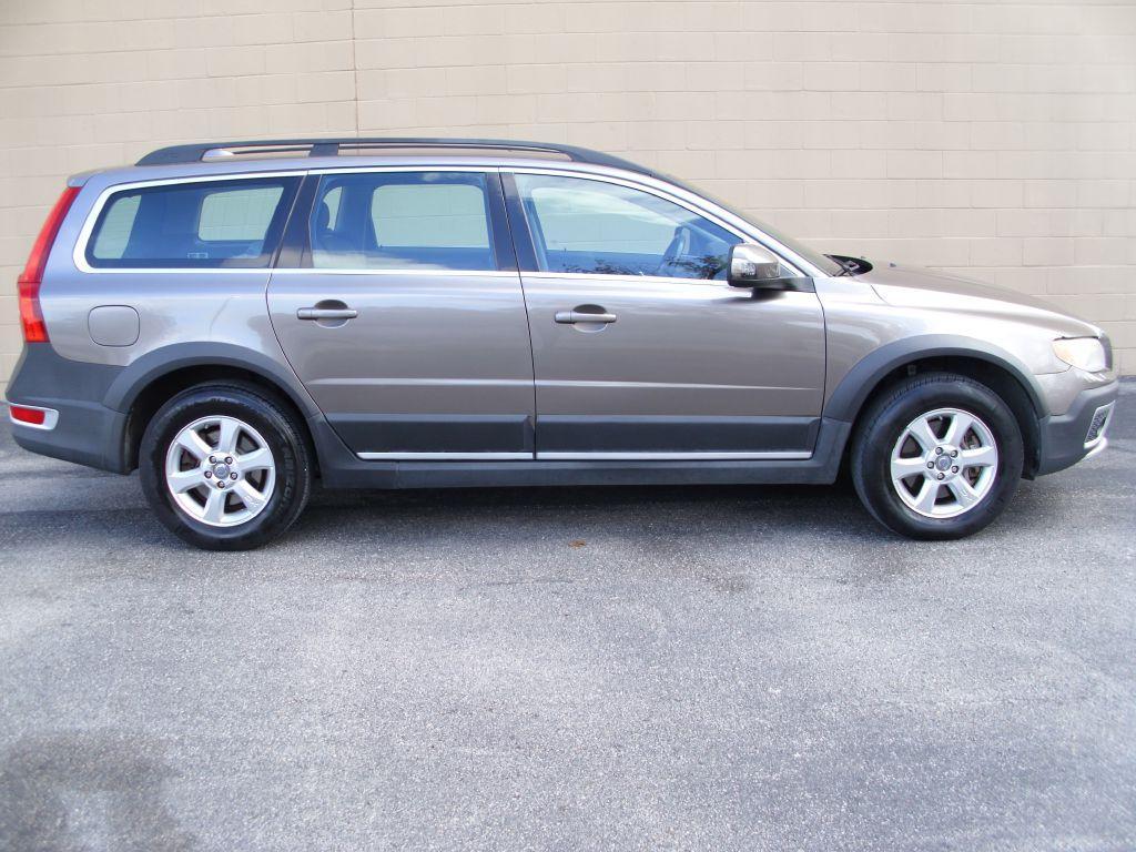 Thumbnail image of 2010 Volvo XC70 at KWS Auto Sales