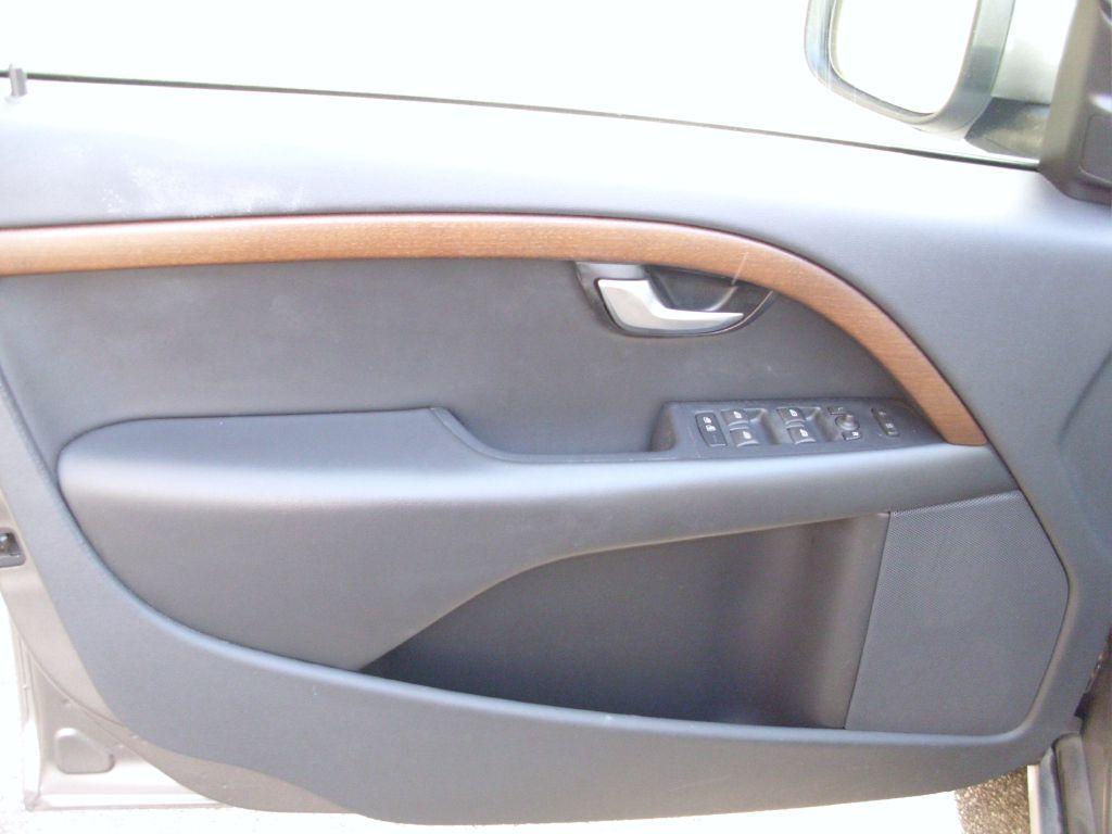 Thumbnail image of 2010 Volvo XC70 at KWS Auto Sales