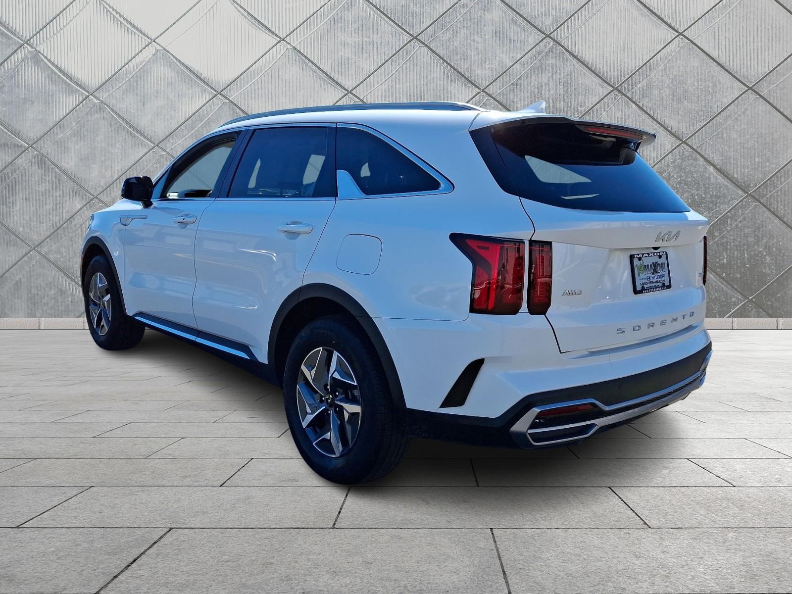 Thumbnail image of 2022 Kia Sorento Hybrid at Maxon Hyundai Inc.