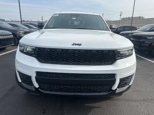 Thumbnail image of 2025 Jeep Grand Cherokee L at Golling Chrysler Dodge Jeep Ram of Roseville