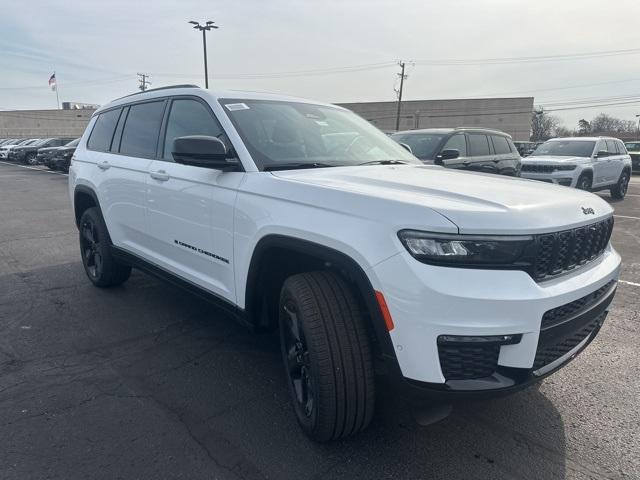 Thumbnail image of 2025 Jeep Grand Cherokee L at Golling Chrysler Dodge Jeep Ram of Roseville