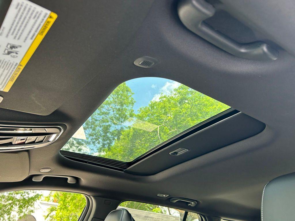 Thumbnail image of 2024 Jeep Grand Cherokee at Kendall Dodge Chrysler Jeep Ram
