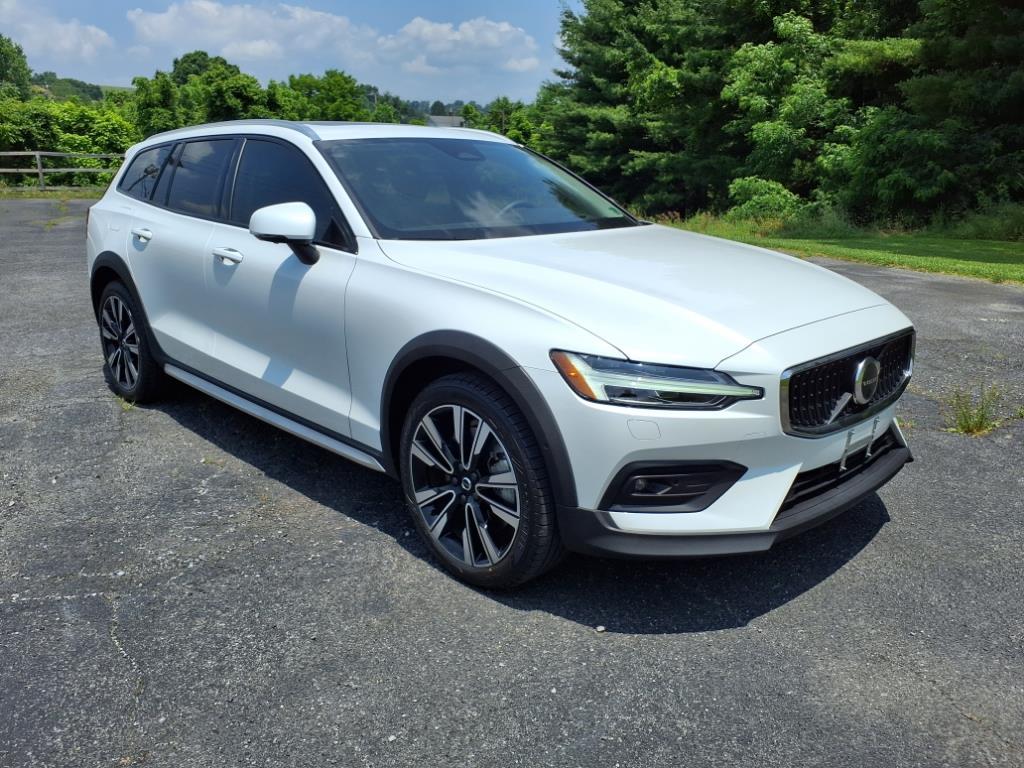 Thumbnail image of 2023 Volvo V60 Cross Country at Empire Ford