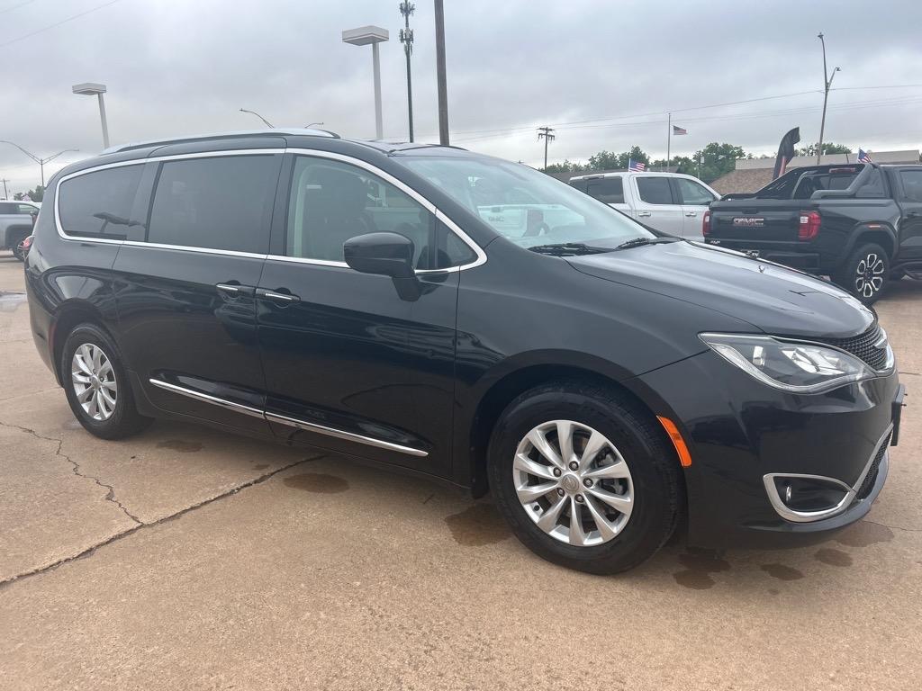 Thumbnail image of 2019 Chrysler Pacifica at Janzen Gmc