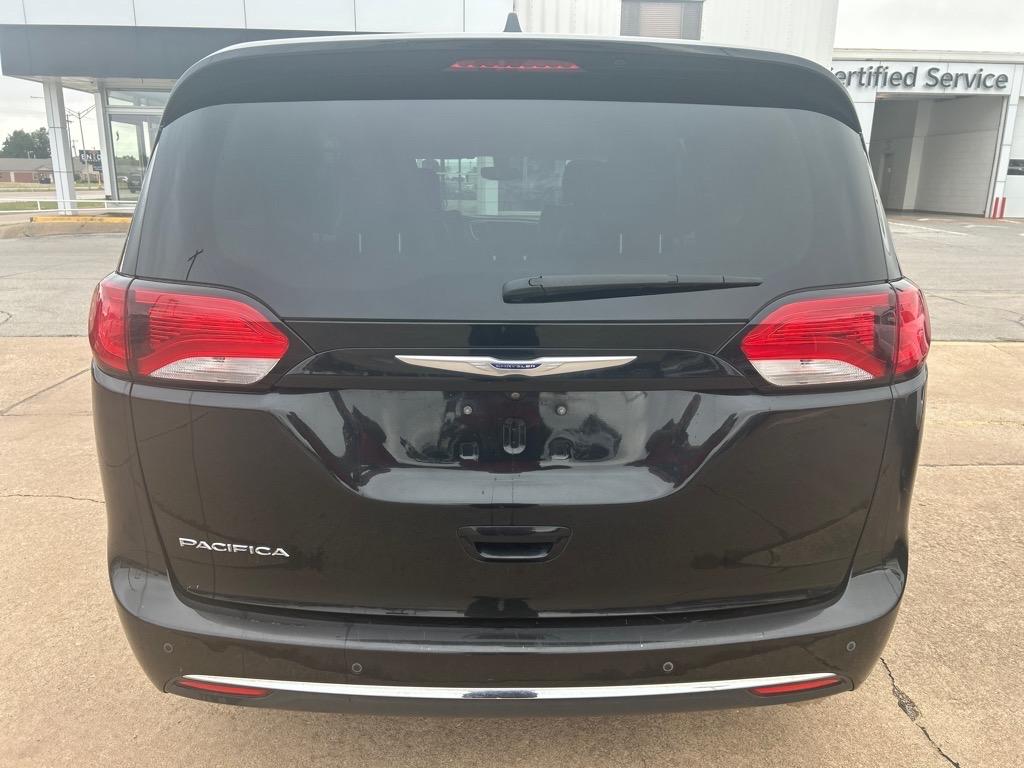 Thumbnail image of 2019 Chrysler Pacifica at Janzen Gmc