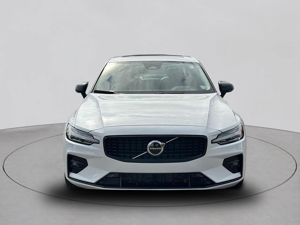 Thumbnail image of 2025 Volvo S60 at Empire Volvo Cars of Smithtown