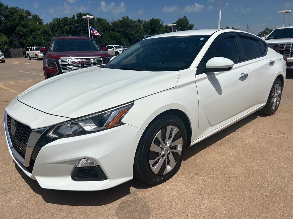 Thumbnail image of 2020 Nissan Altima at Janzen Gmc
