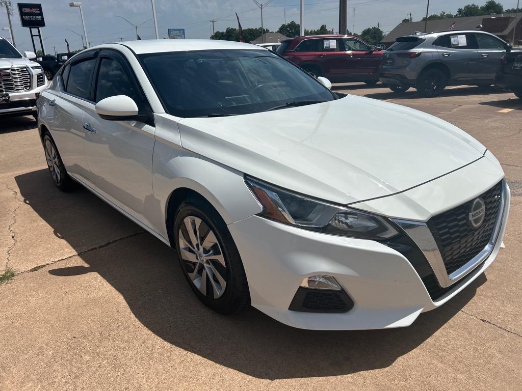 Thumbnail image of 2020 Nissan Altima at Janzen Gmc