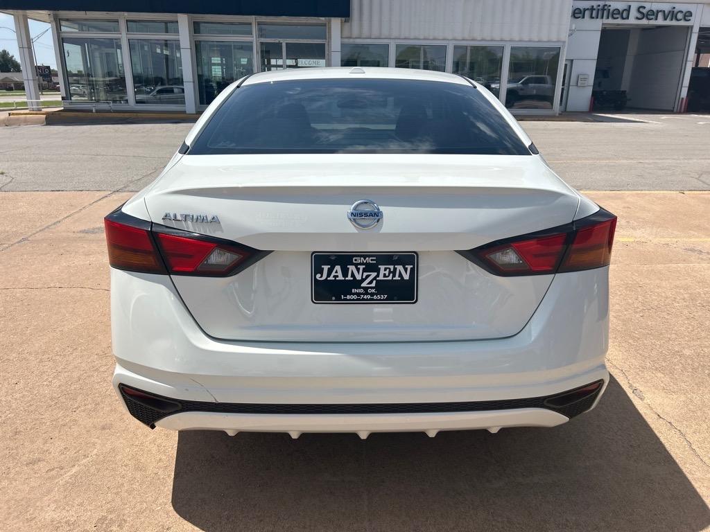 Thumbnail image of 2020 Nissan Altima at Janzen Gmc