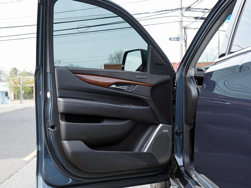 Thumbnail image of 2019 Cadillac Escalade at Auto Expo Store