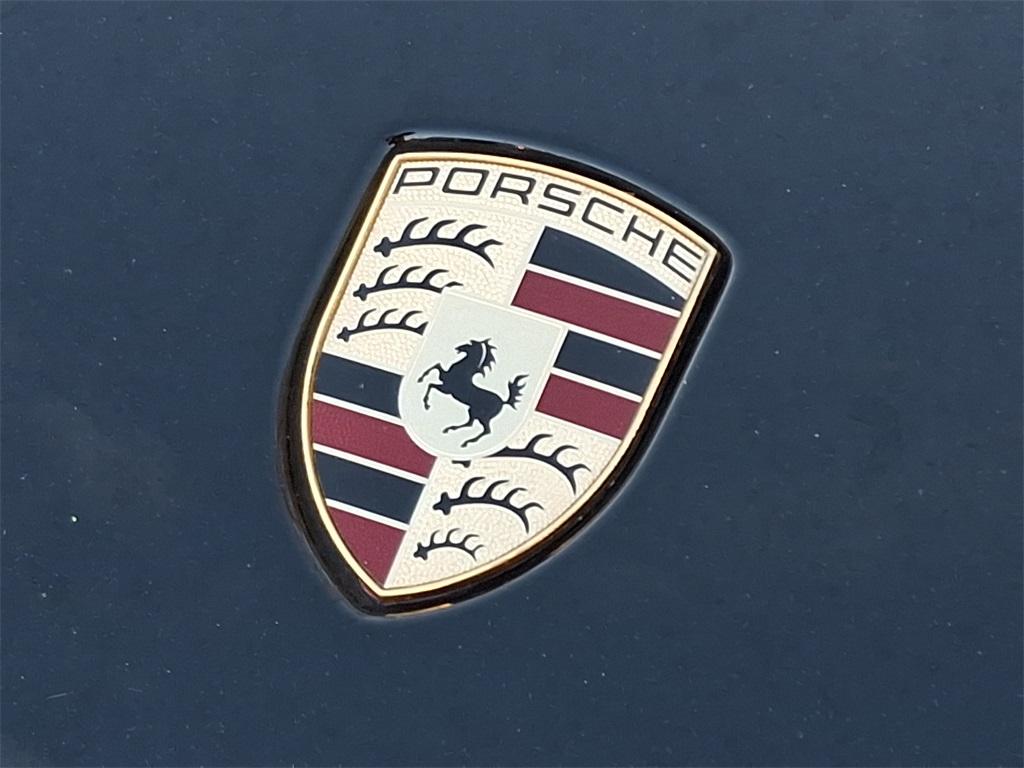 Thumbnail image of 2016 Porsche Macan at Lynnes Nissan City Inc