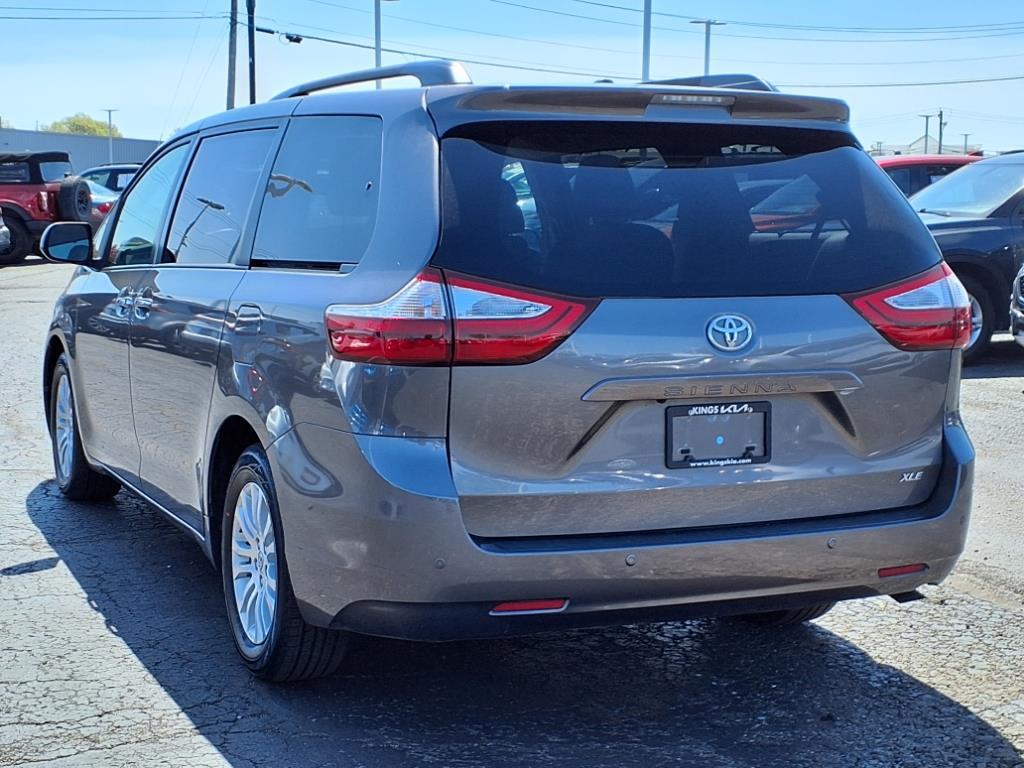 Thumbnail image of 2017 Toyota Sienna at Kings Kia
