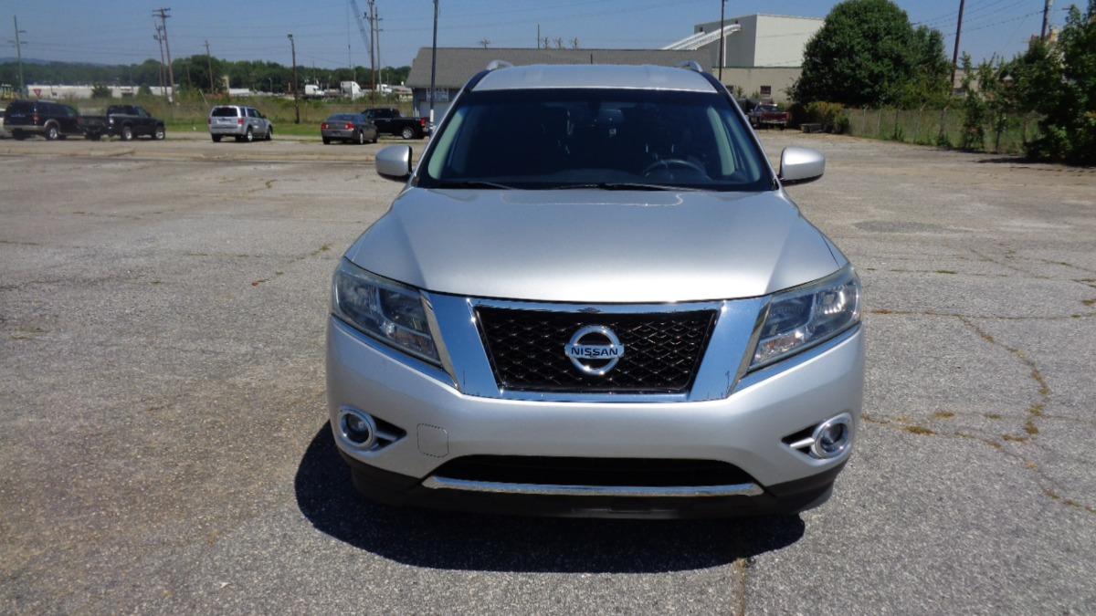 Thumbnail image of 2016 Nissan Pathfinder at DB Carter