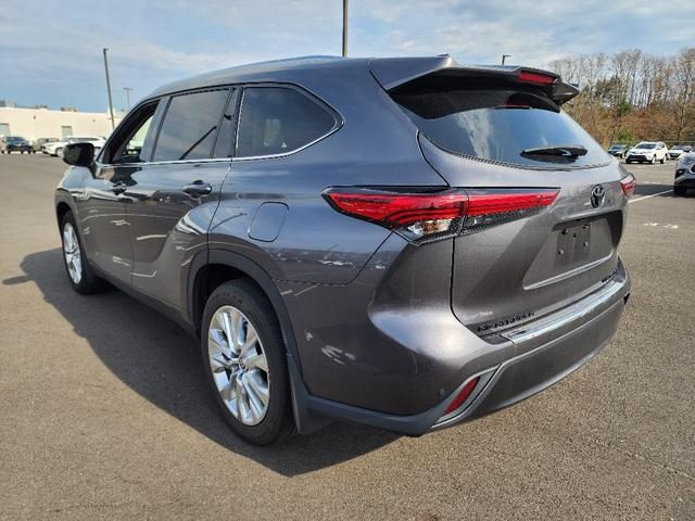 Thumbnail image of 2022 Toyota Highlander at Galaxy Toyota