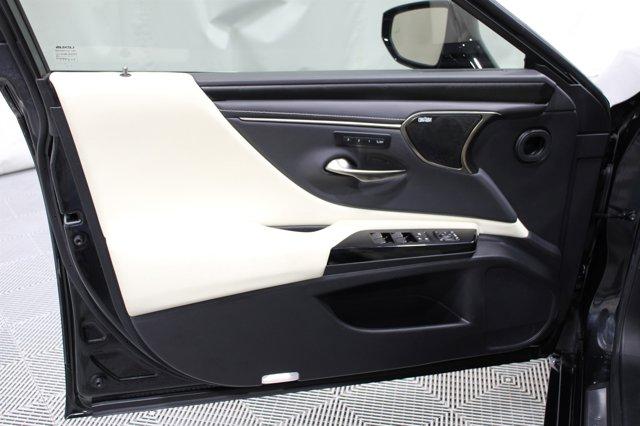 Thumbnail image of 2022 Lexus ES 350 at EddysToyotaOfWichita USED