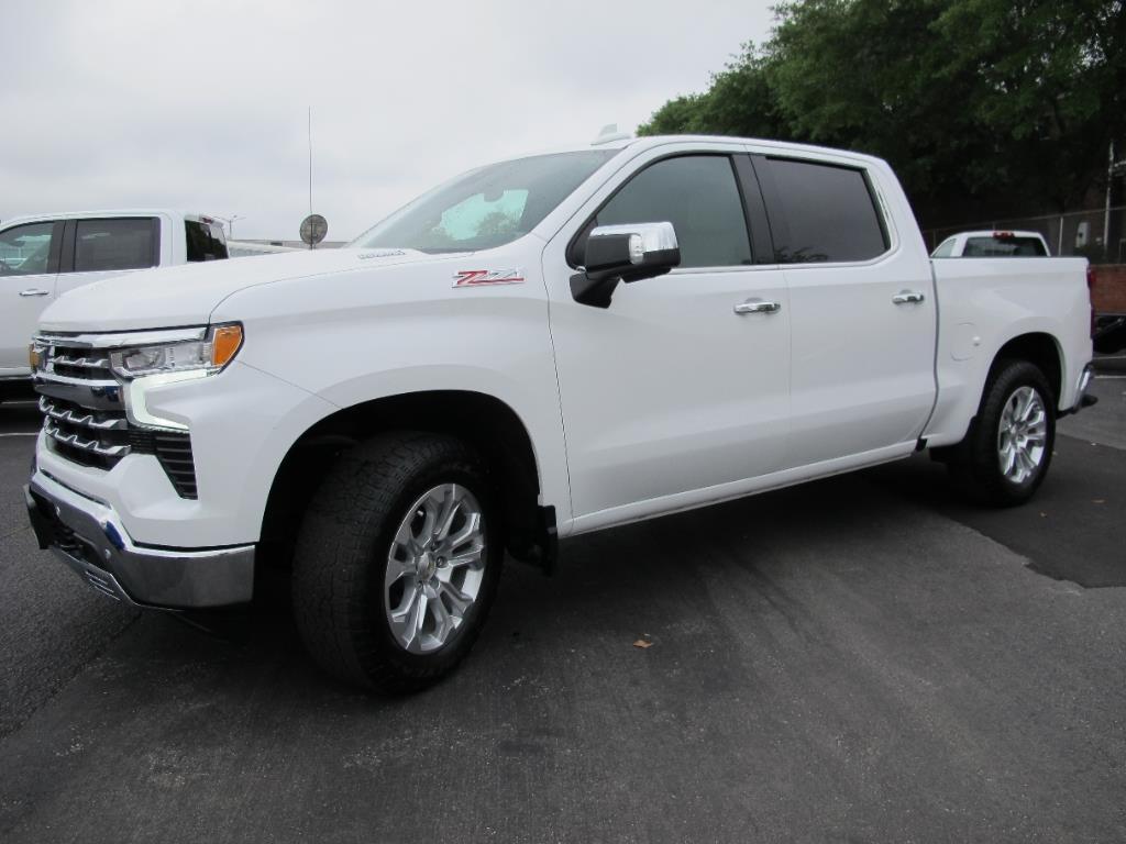 Thumbnail image of 2024 Chevrolet Silverado 1500 at Palmetto Chevrolet Company
