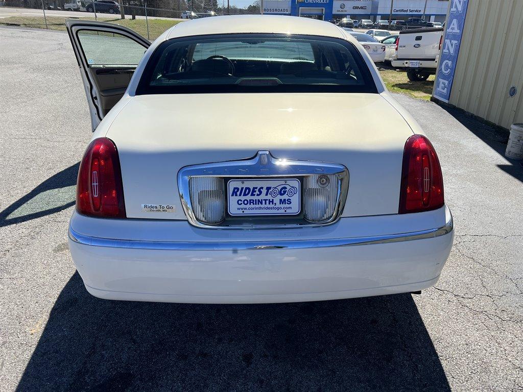 Thumbnail image of 2002 Lincoln Town Car at RIDES TO GO, INC