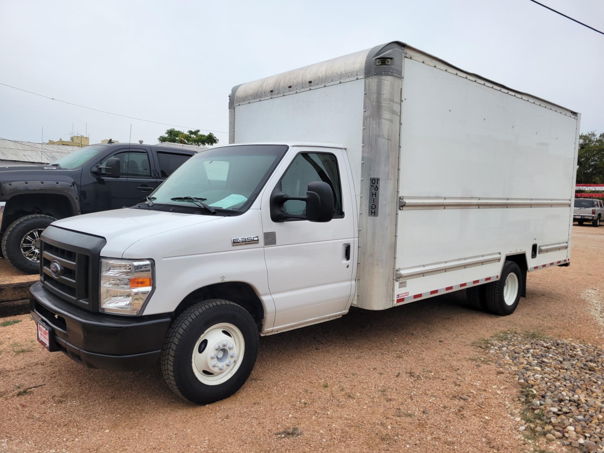 Thumbnail image of 2018 Ford E-Series at Red Carpet Auto Sales