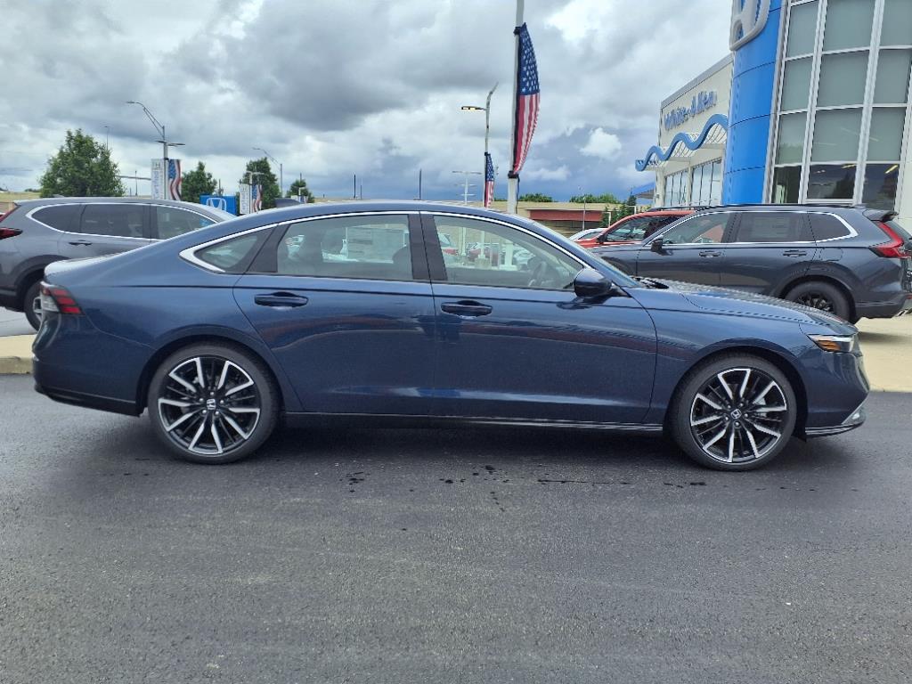 Thumbnail image of 2025 Honda Accord Hybrid at White Allen Honda