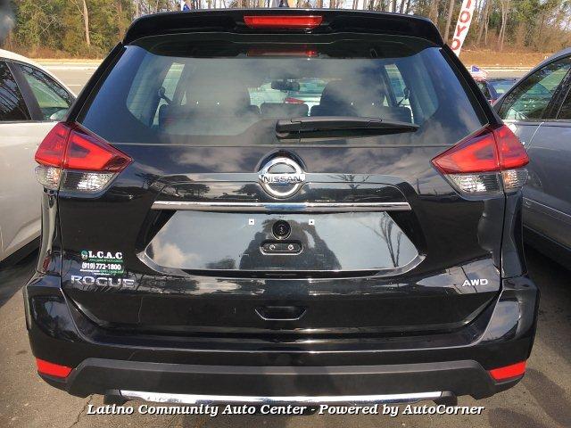Thumbnail image of 2017 Nissan Rogue at Latino Community Auto Center