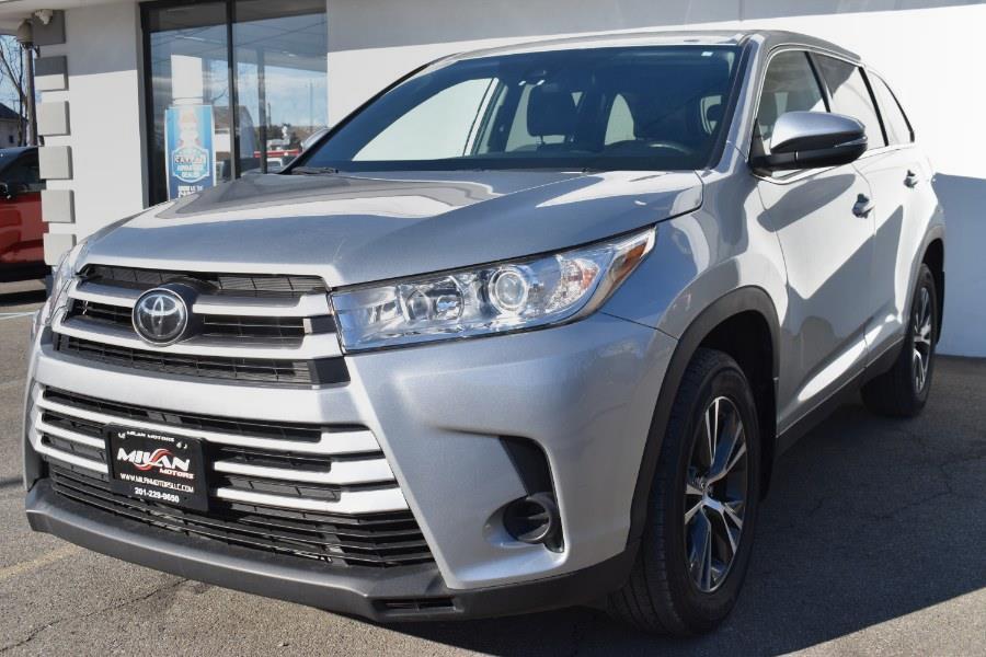 Thumbnail image of 2019 Toyota Highlander at Milan Motors