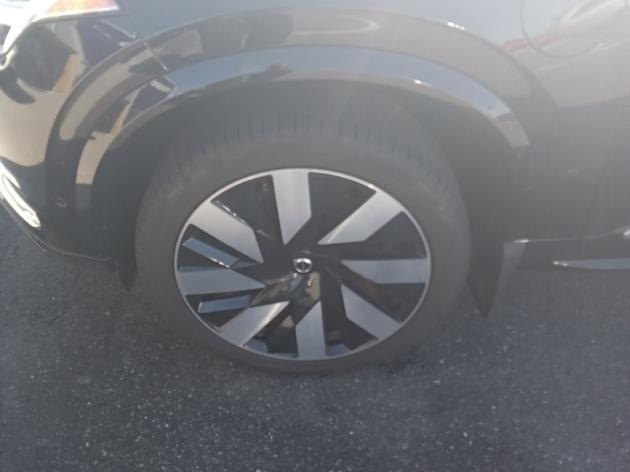 Thumbnail image of 2025 Volvo XC90 at LaFontaine Volvo Cars of Farmington Hills