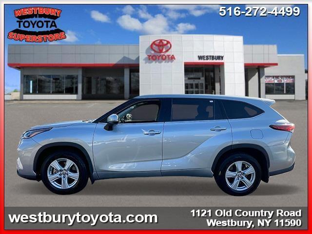 Thumbnail image of 2021 Toyota Highlander at Westbury Toyota Scion