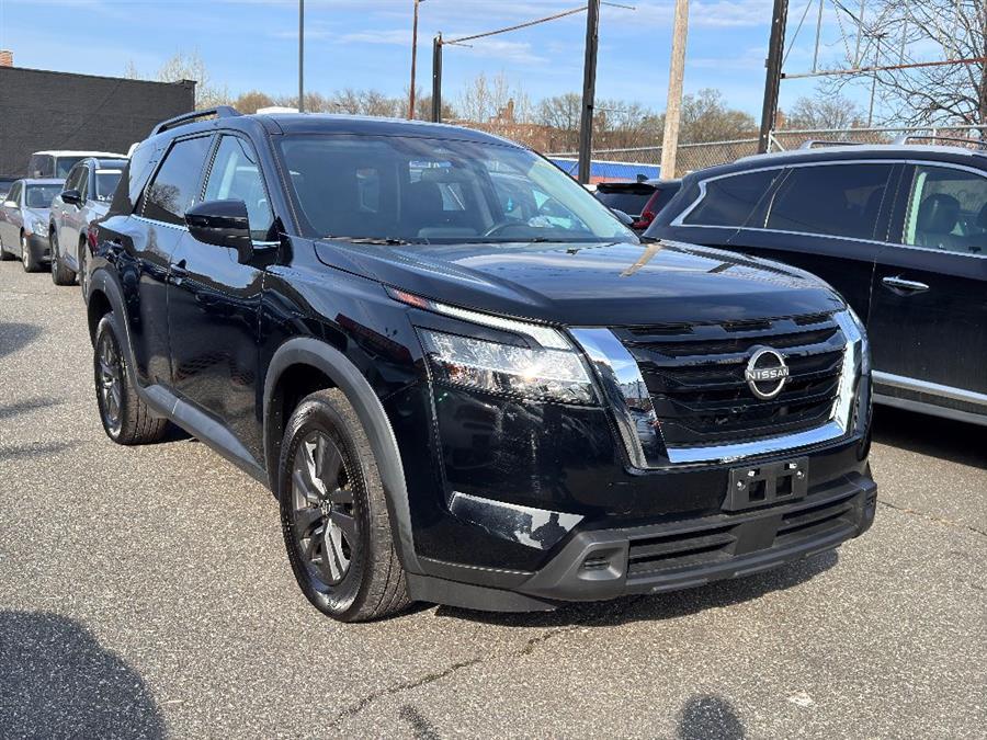 Thumbnail image of 2022 Nissan Pathfinder at Northstar Mitsubishi