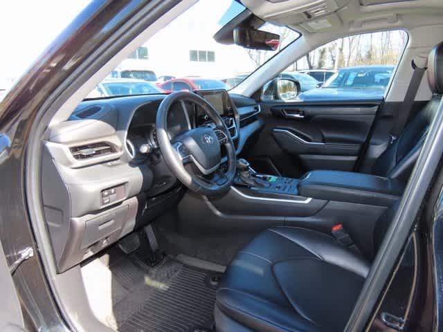 Thumbnail image of 2024 Toyota Highlander at DCH Honda of Nanuet