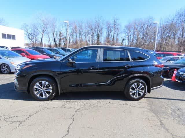 Thumbnail image of 2024 Toyota Highlander at DCH Honda of Nanuet