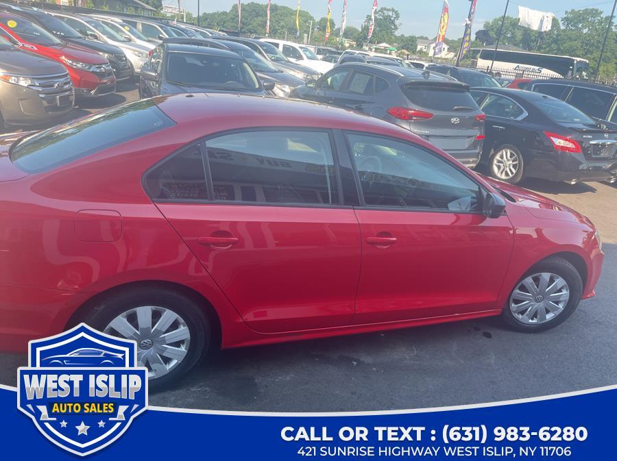 Thumbnail image of 2015 Volkswagen Jetta at West Islip Auto Sales Inc