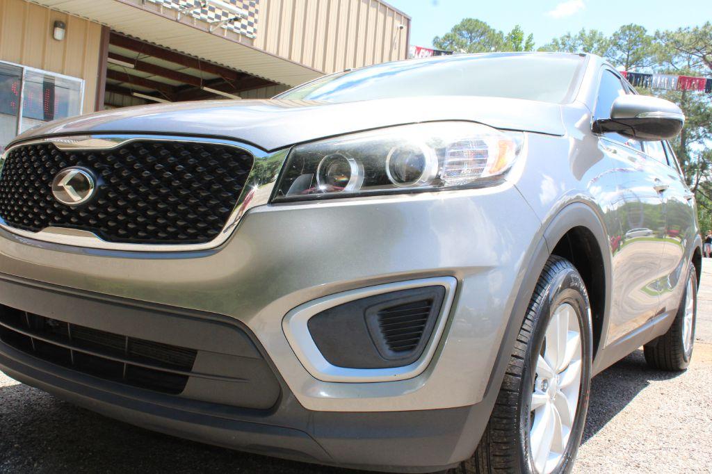 Thumbnail image of 2017 Kia Sorento at DEEP SOUTH AUTOMOTIVE LLC