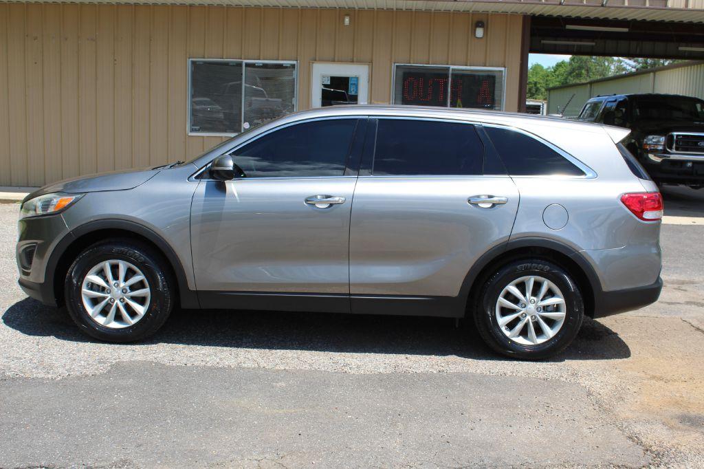 Thumbnail image of 2017 Kia Sorento at DEEP SOUTH AUTOMOTIVE LLC