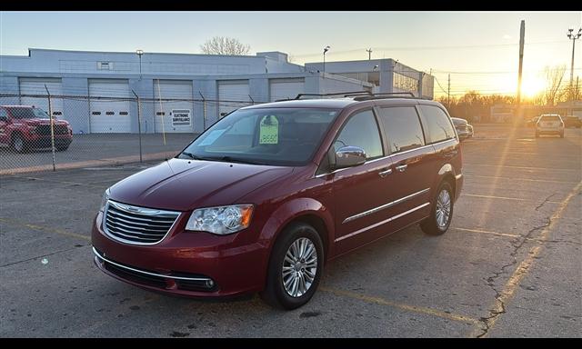 Thumbnail image of 2015 Chrysler Town and Country at Applegate Chevrolet