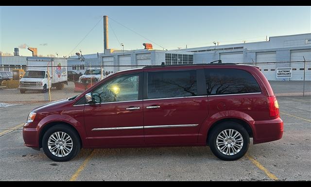 Thumbnail image of 2015 Chrysler Town and Country at Applegate Chevrolet