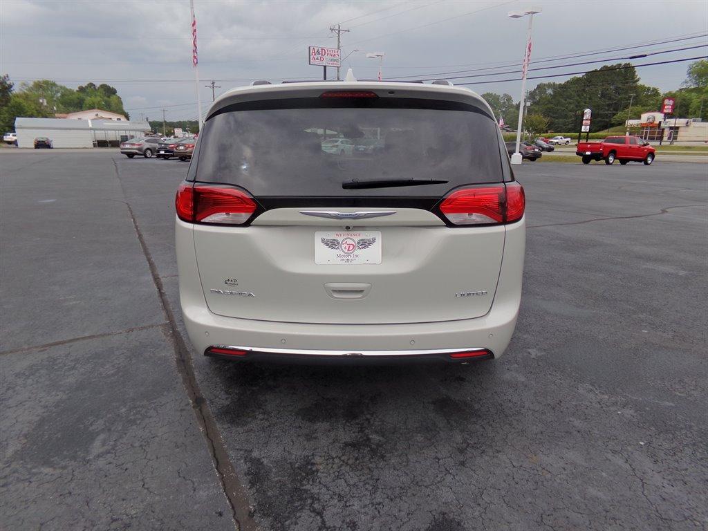 Thumbnail image of 2017 Chrysler Pacifica at A & D MOTORS INC.