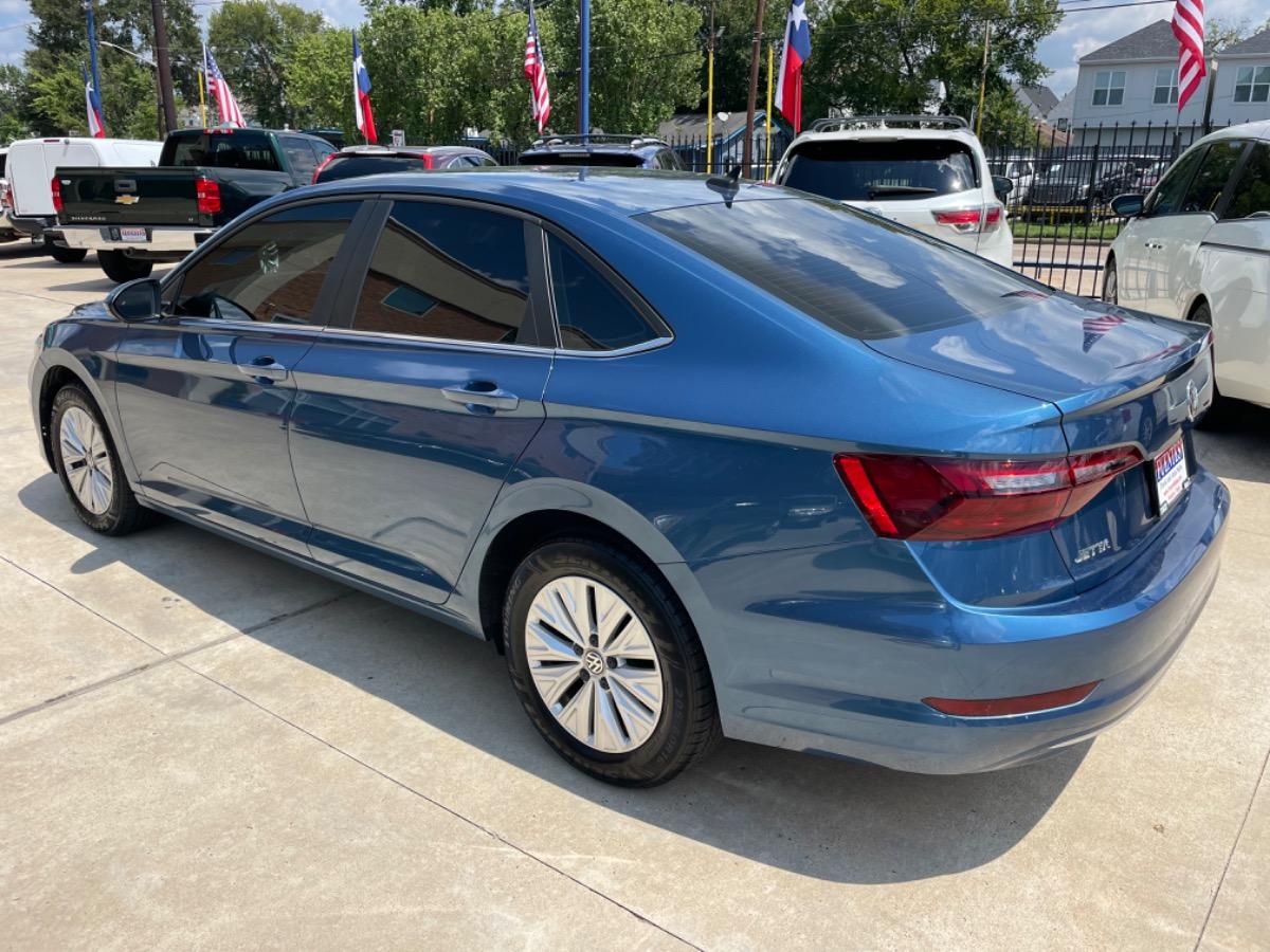 Thumbnail image of 2020 Volkswagen Jetta at Fuentes Truck & Auto Sales