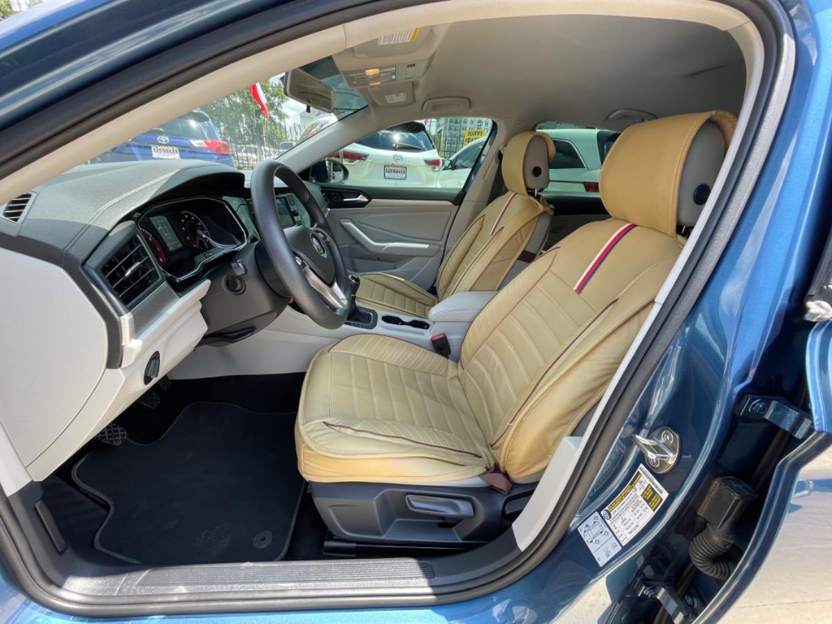 Thumbnail image of 2020 Volkswagen Jetta at Fuentes Truck & Auto Sales